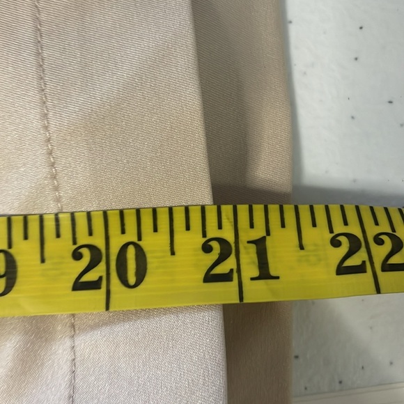 NWT GG BIUE Women’s Golf Shorts Bronze Tan CoolMax Fabric Outdoor Size 10 - Picture 9 of 10